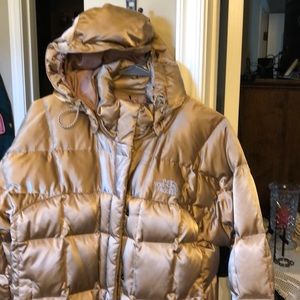 Used north face coat, coats length high thigh
